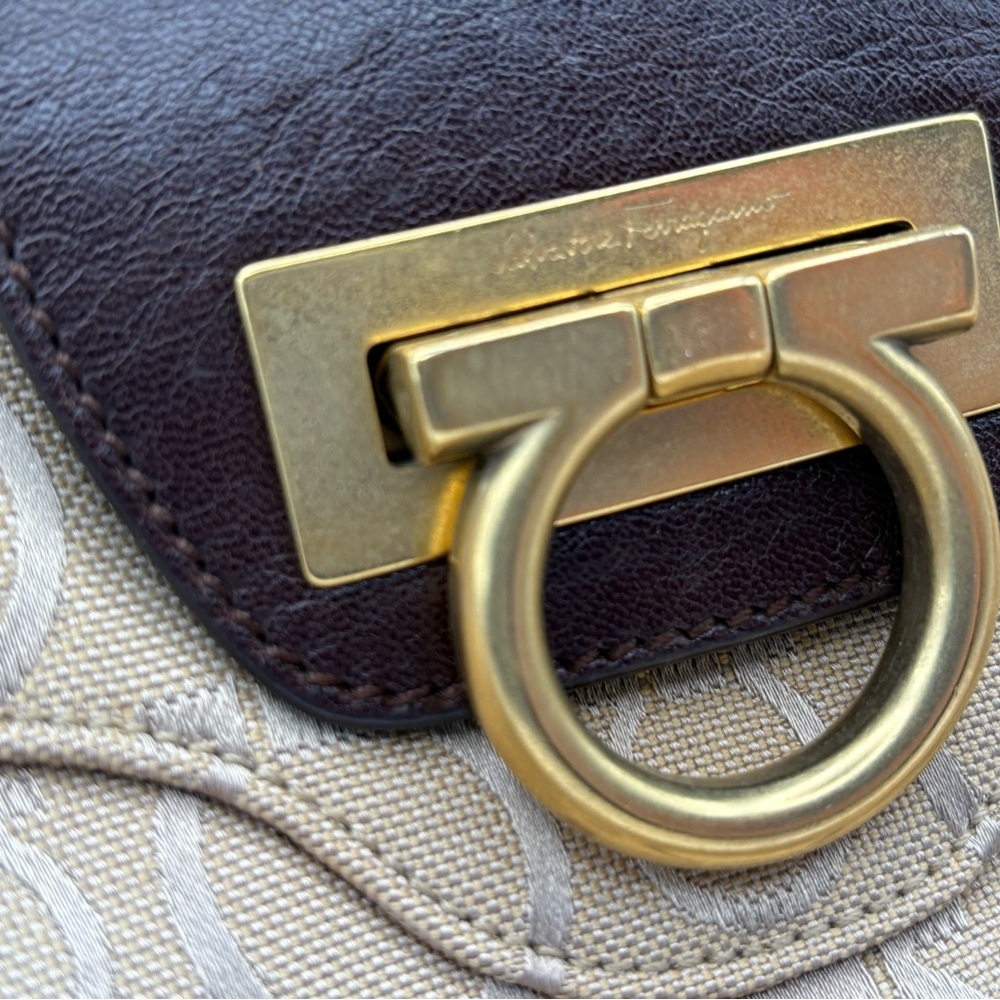Salvatore Ferragamo Vintage Gancini Brown/cream Canvas/Leather Tote Bag - Picture 4 of 12